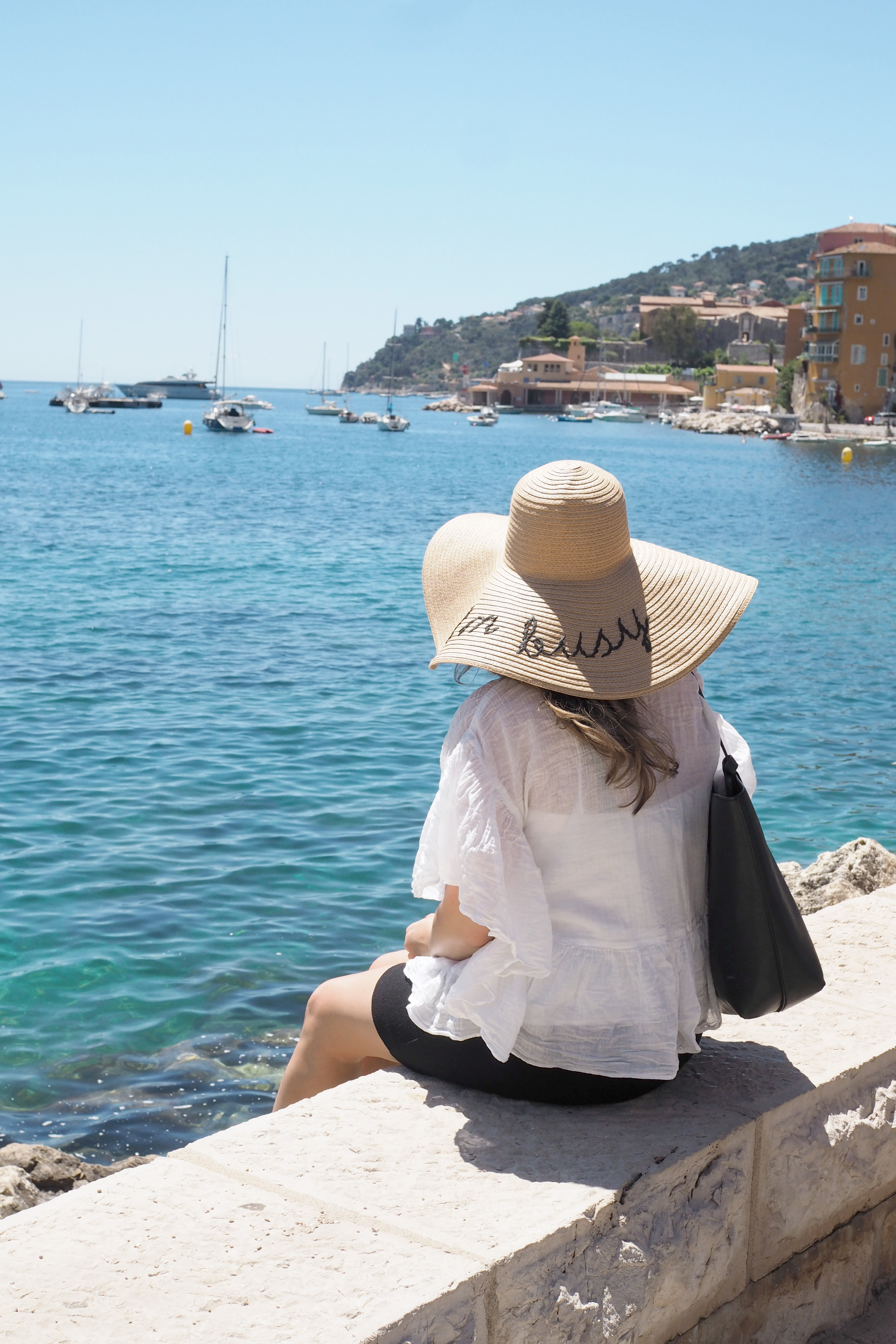 Char and the city and Avec Sofie in Villeranche-sur-Mer, France - perfect day on the sea, boattrip to Plage de Passable -read more on the blog