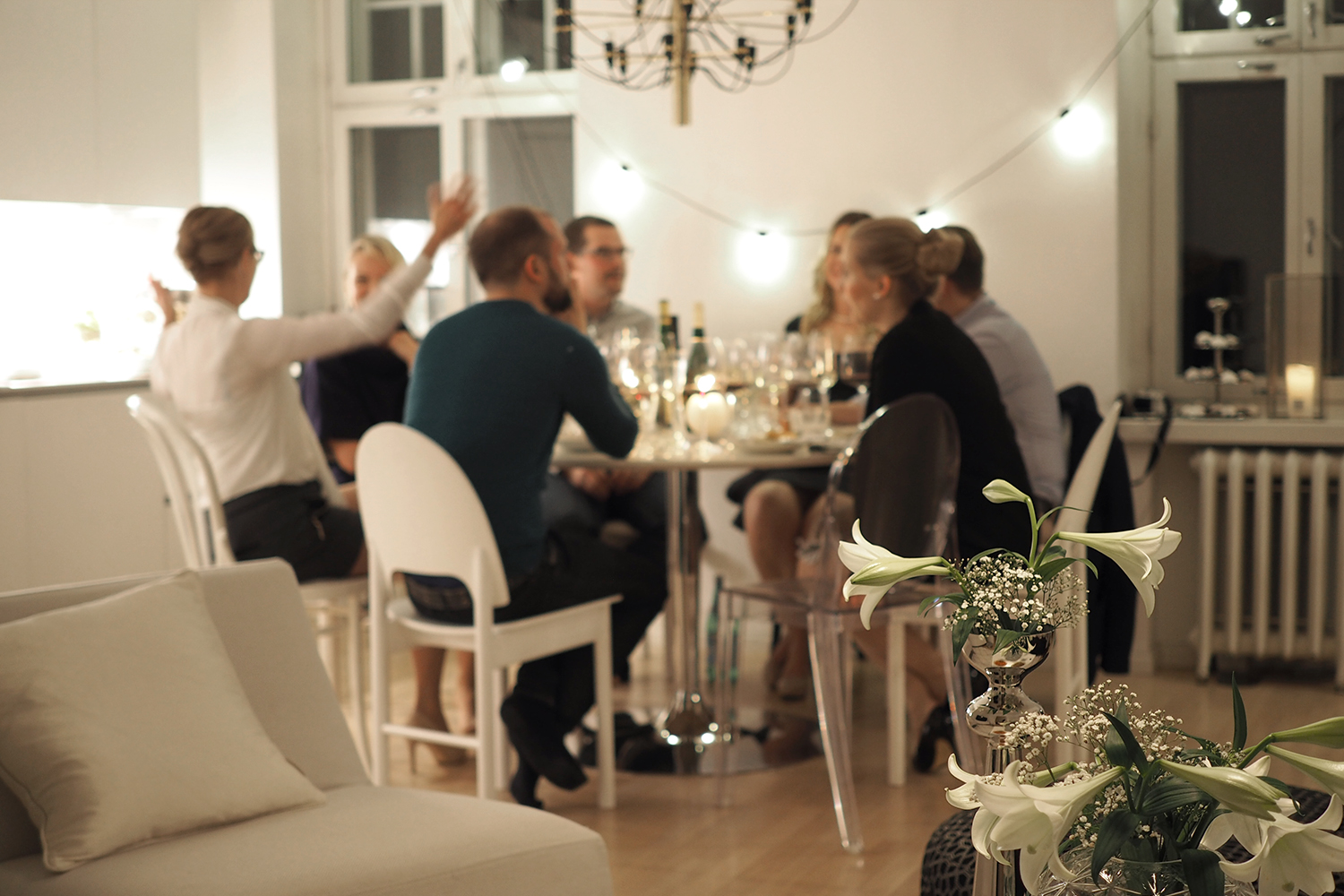 Char and the city - Ideas for a wine tasting - decoration, wines, wine glasses - read more on the blog: //www.idealista.fi/charandthecity/2016/09/27/viininmaistelu #winetasting #redwine #whitewine #sparklingwine #wineglasses #tablesetting #kitchen #party