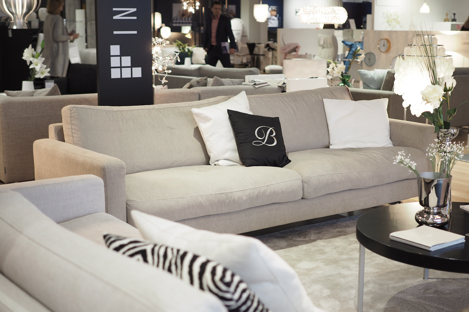 C and the city - Sisustussuunnittelijan 5 vinkkiä sohvan valintaan - lue lisää blogista: //www.idealista.fi/charandthecity/2016/10/19/5-vinkkia-sohvan-valintaan #sofa #interior #livingroom #vepsäläinen #interface #sohva #sisustussuunnittelija