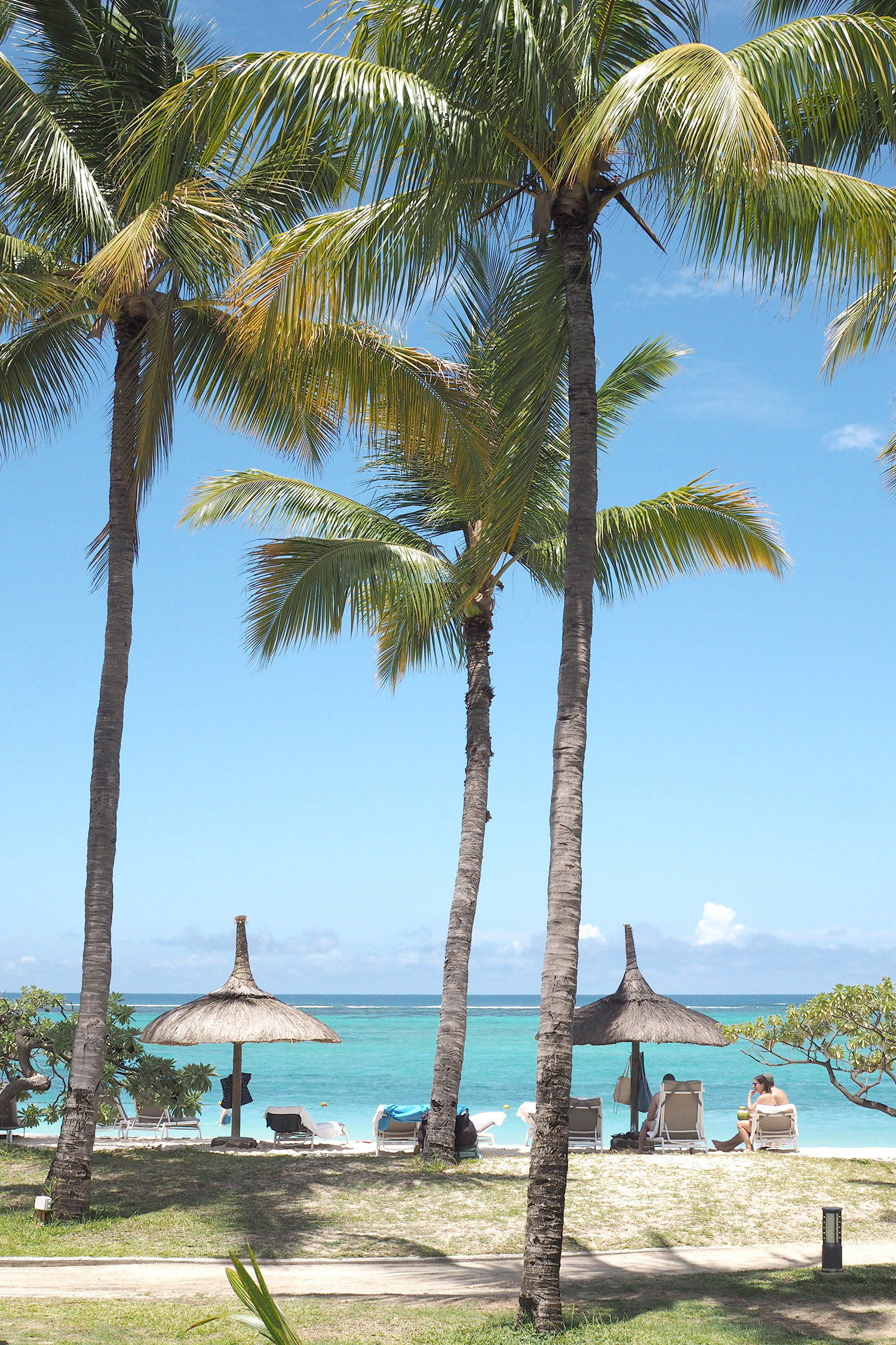 Char and the city, Mauritius, Flic en Flac beach, La Pirogue Hotel